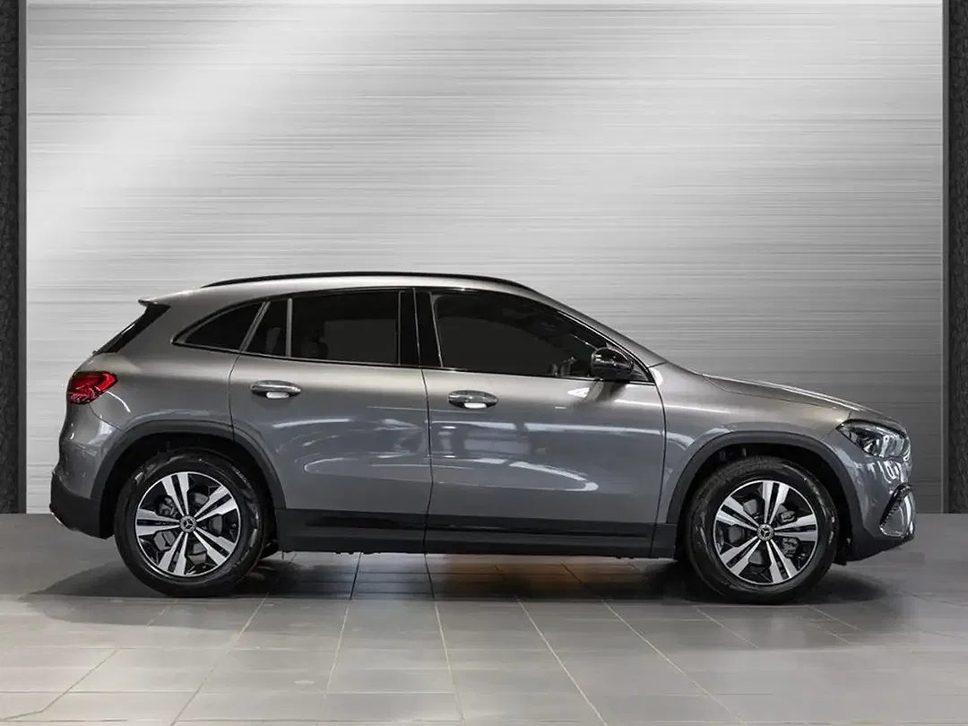 Mercedes-Benz GLA 200 - Thumbnail 4