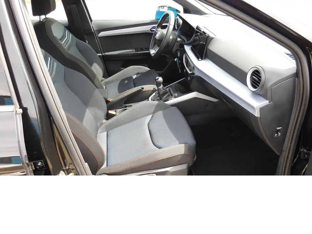 SEAT Arona - Thumbnail 9