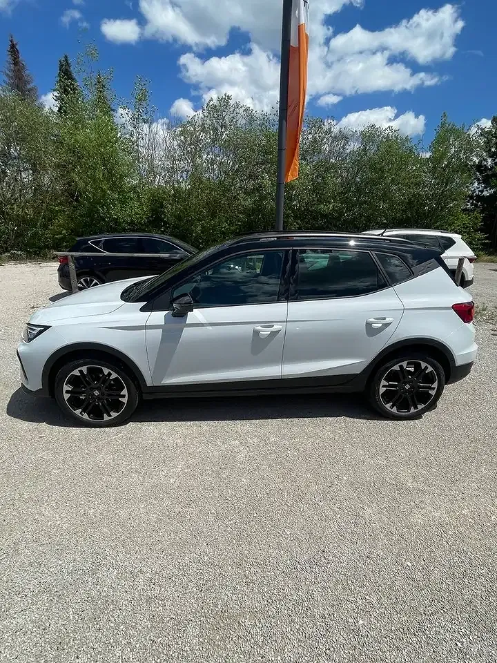 SEAT Arona - Thumbnail 9