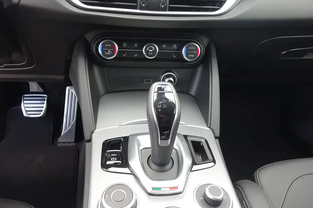 Alfa Romeo Stelvio - Thumbnail 14