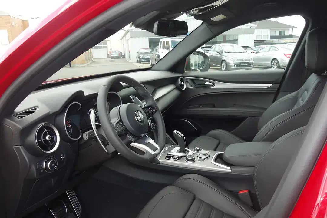 Alfa Romeo Stelvio - Thumbnail 6