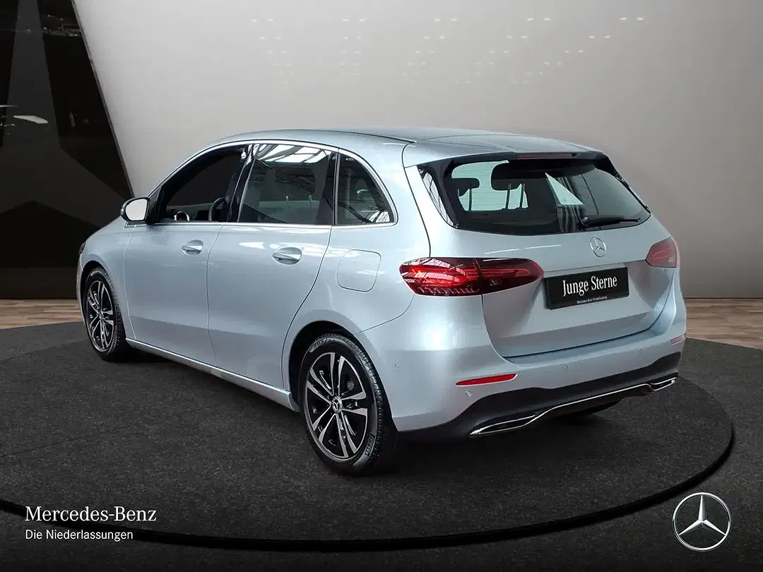 Mercedes-Benz B 180 - Thumbnail 9