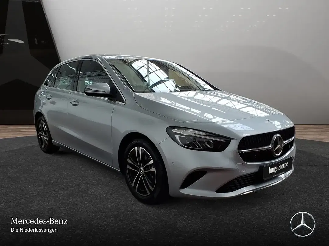 Mercedes-Benz B 180 - Thumbnail 4