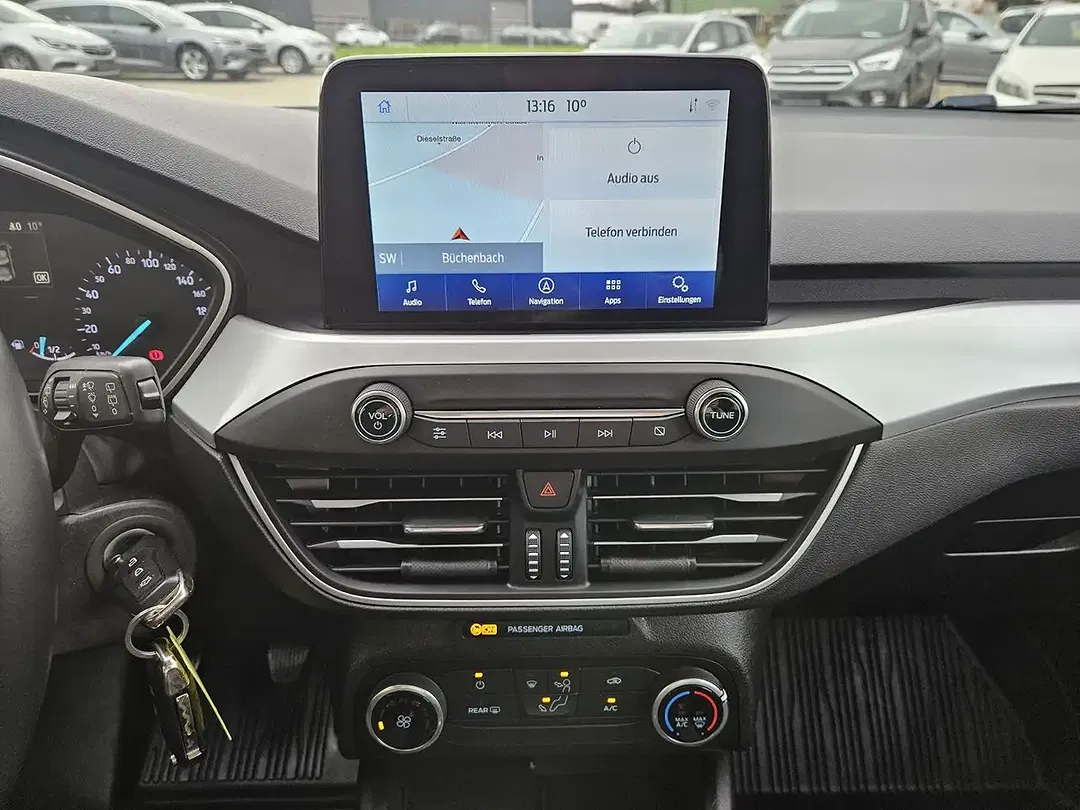 Ford Focus - Thumbnail 12