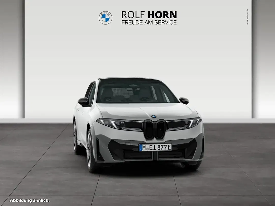 BMW iX3 - Thumbnail 9