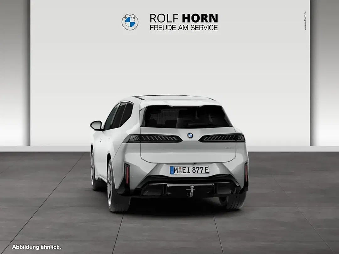 BMW iX3 - Thumbnail 6