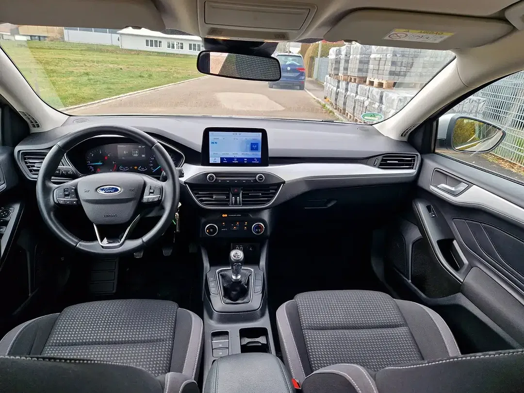 Ford Focus - Thumbnail 16