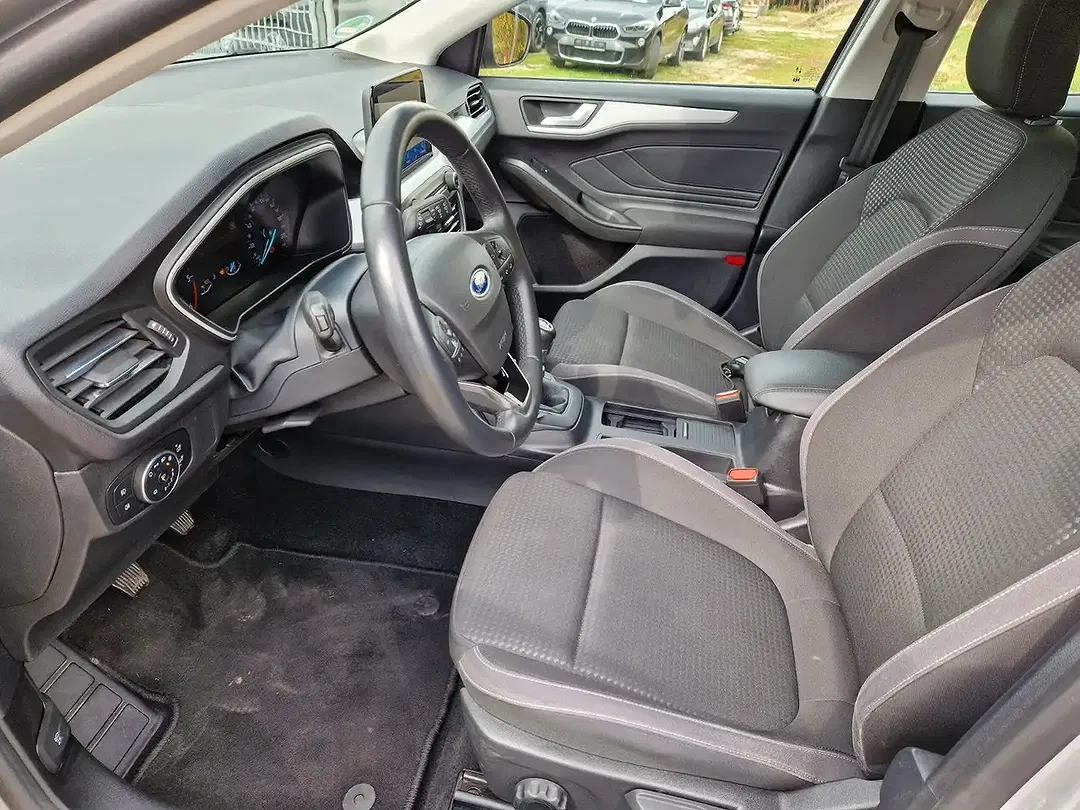 Ford Focus - Thumbnail 17