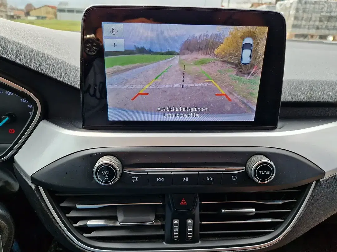 Ford Focus - Thumbnail 21