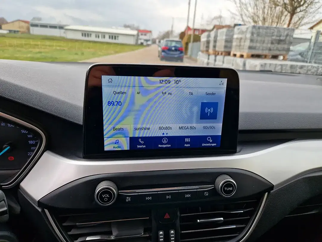 Ford Focus - Thumbnail 22