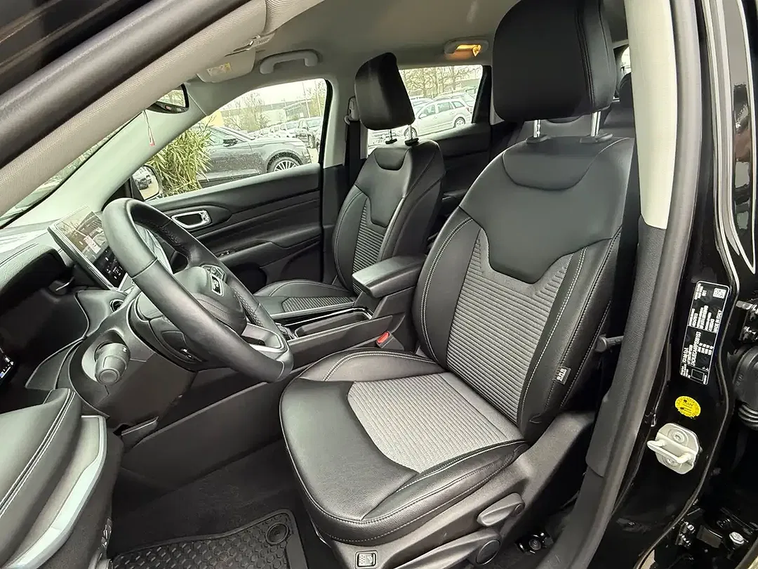 Jeep Compass - Thumbnail 13