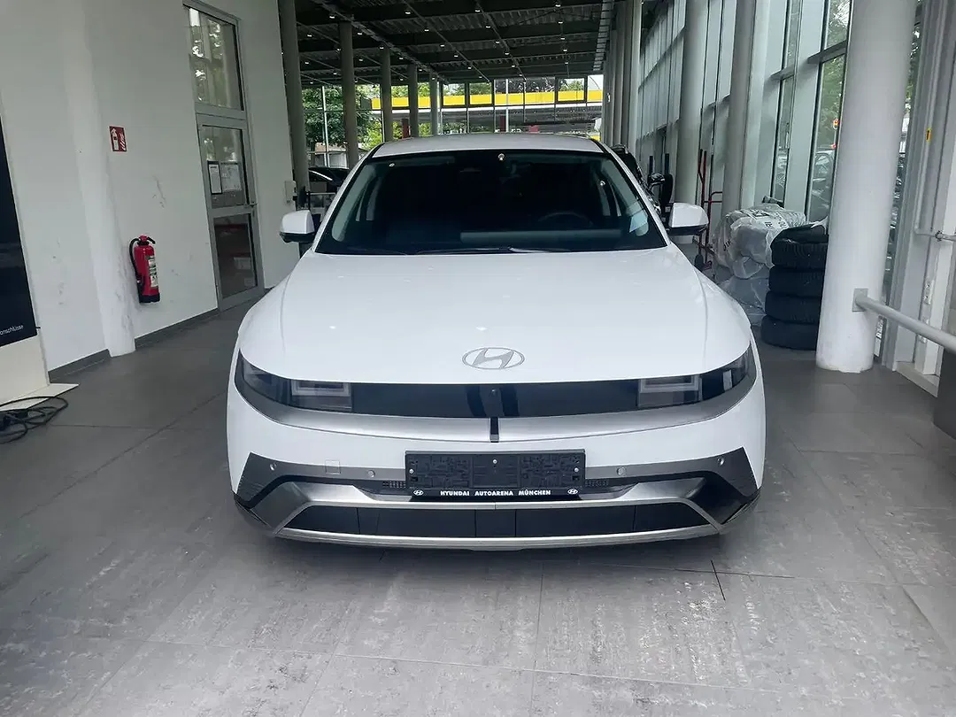 Hyundai IONIQ 5 - Thumbnail 2