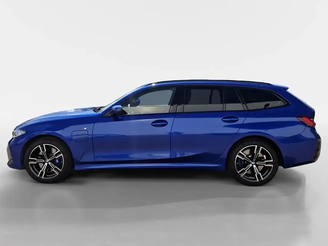 BMW 330 - Thumbnail 3