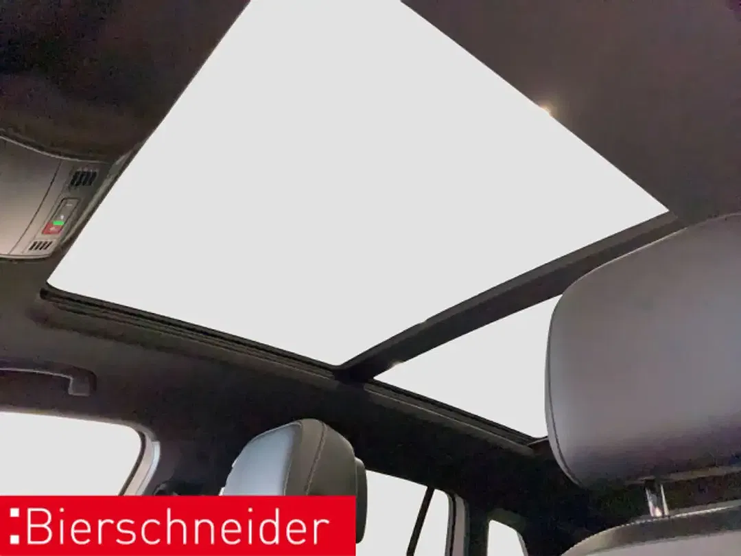 Volkswagen Tiguan - Thumbnail 15