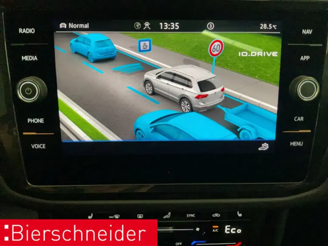 Volkswagen Tiguan - Thumbnail 23