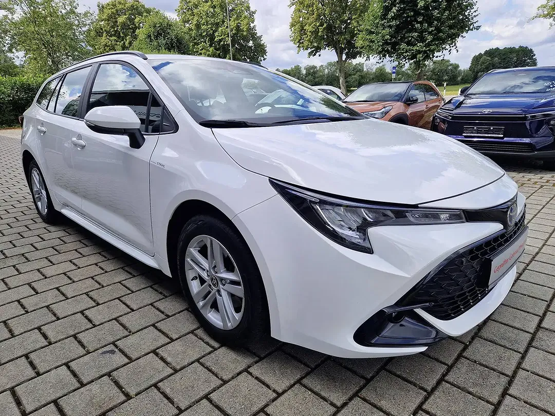 Toyota Corolla - Thumbnail 4
