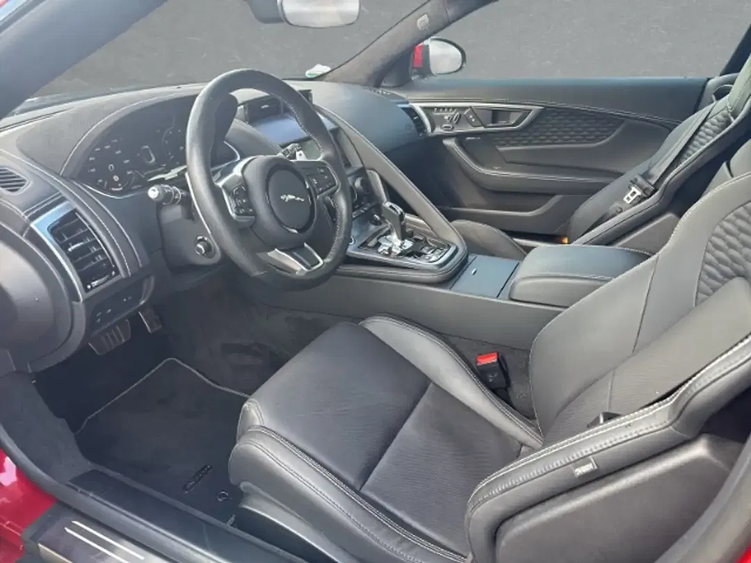 Jaguar F-Type - Thumbnail 11