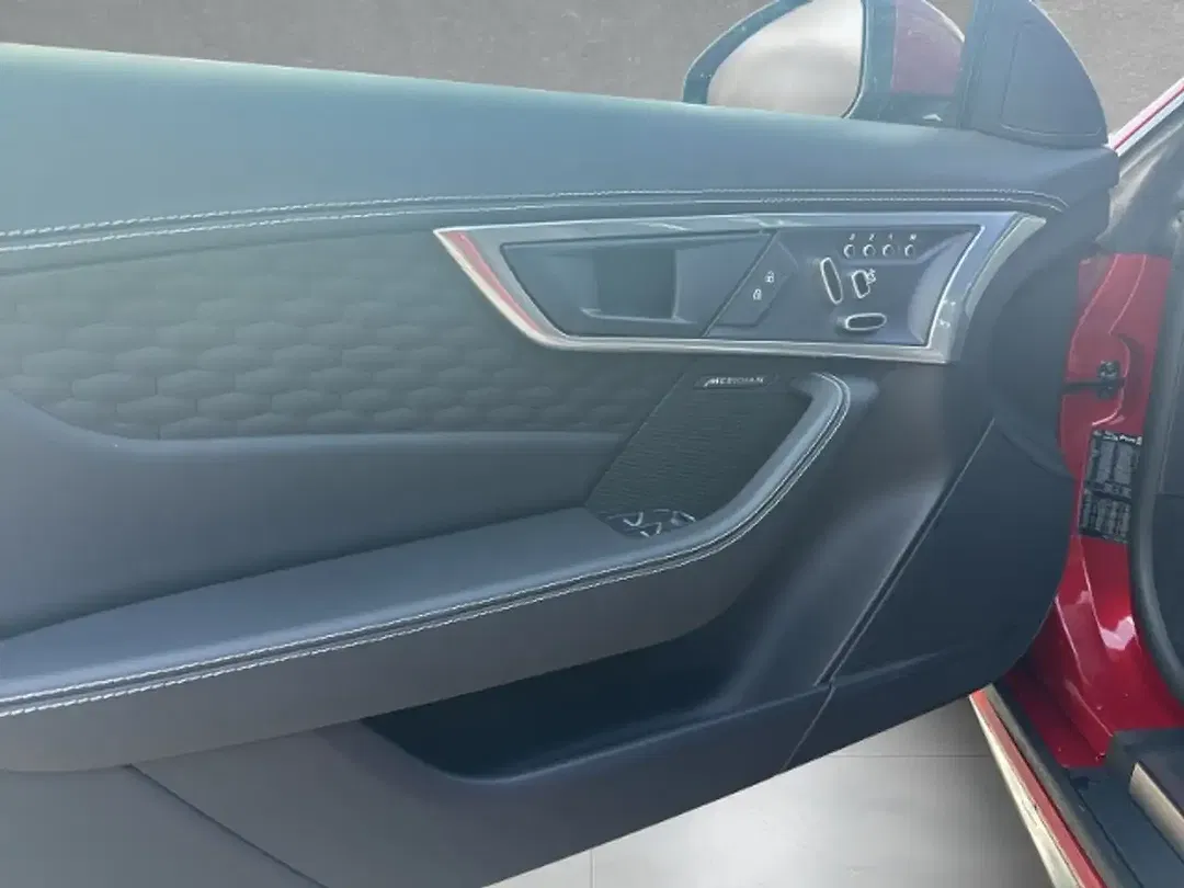 Jaguar F-Type - Thumbnail 12