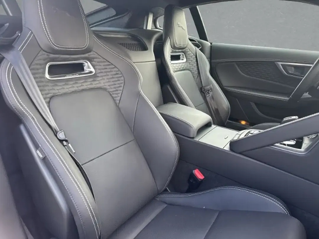 Jaguar F-Type - Thumbnail 5