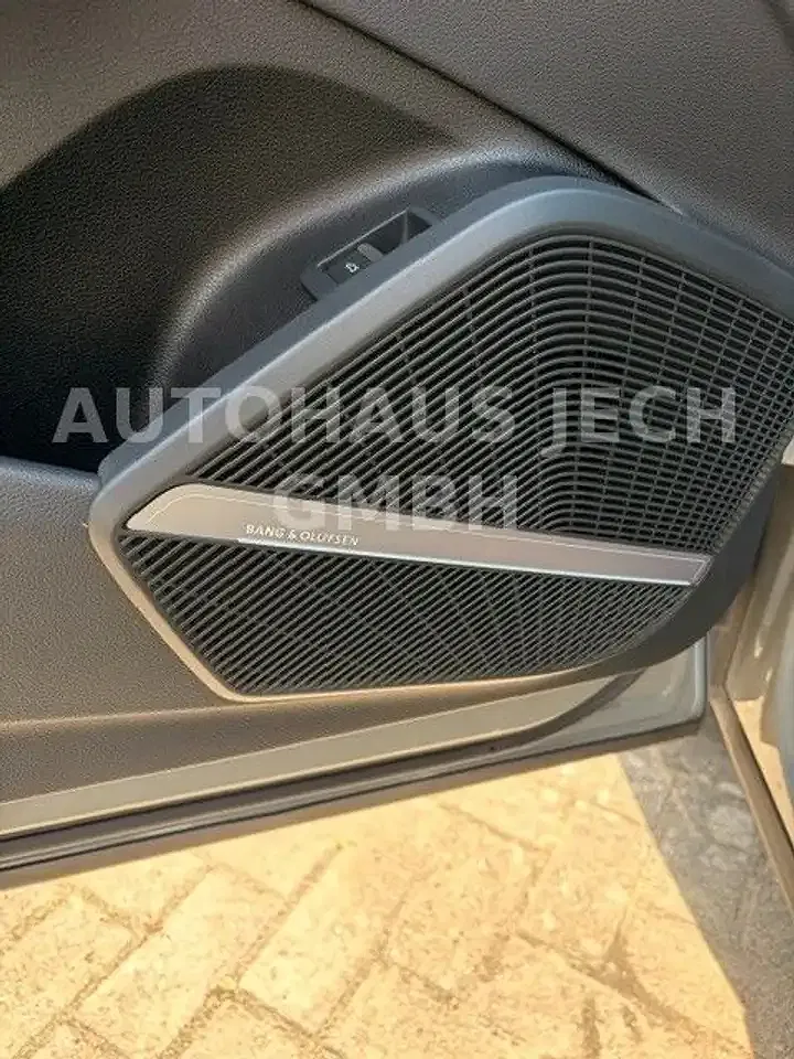 Audi SQ5 - Thumbnail 7