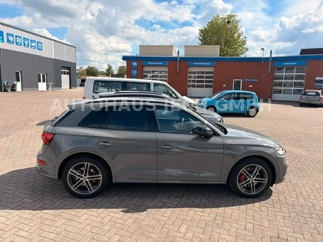 Audi SQ5 - Thumbnail 3