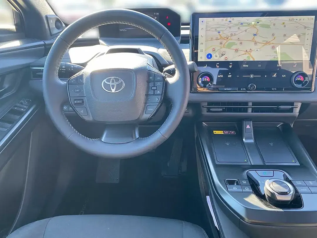 Toyota C-HR - Thumbnail 9