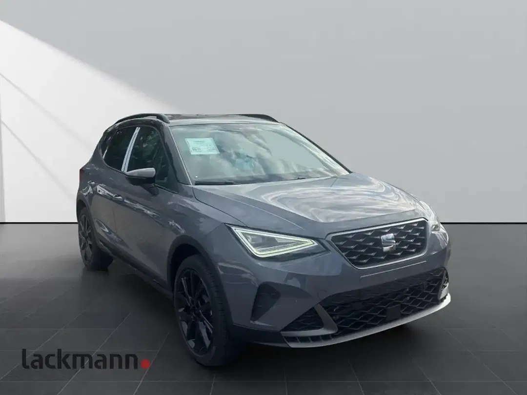 SEAT Arona - Thumbnail 3