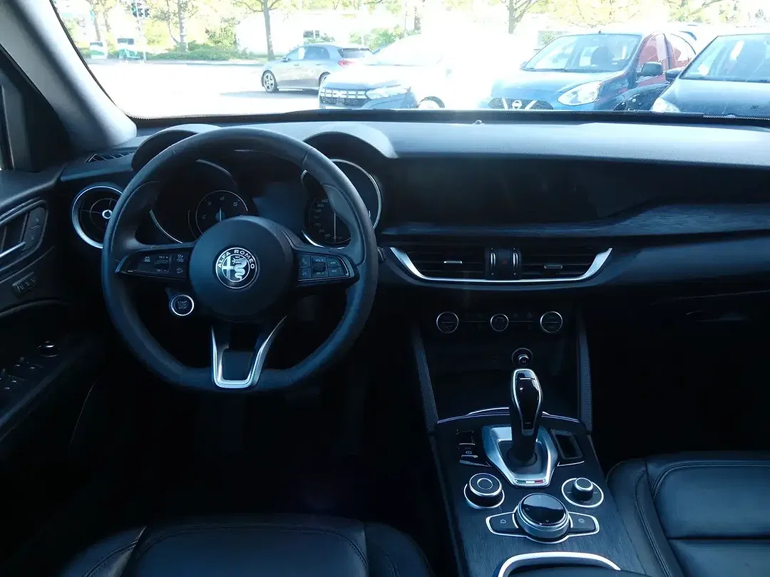 Alfa Romeo Stelvio - Thumbnail 11