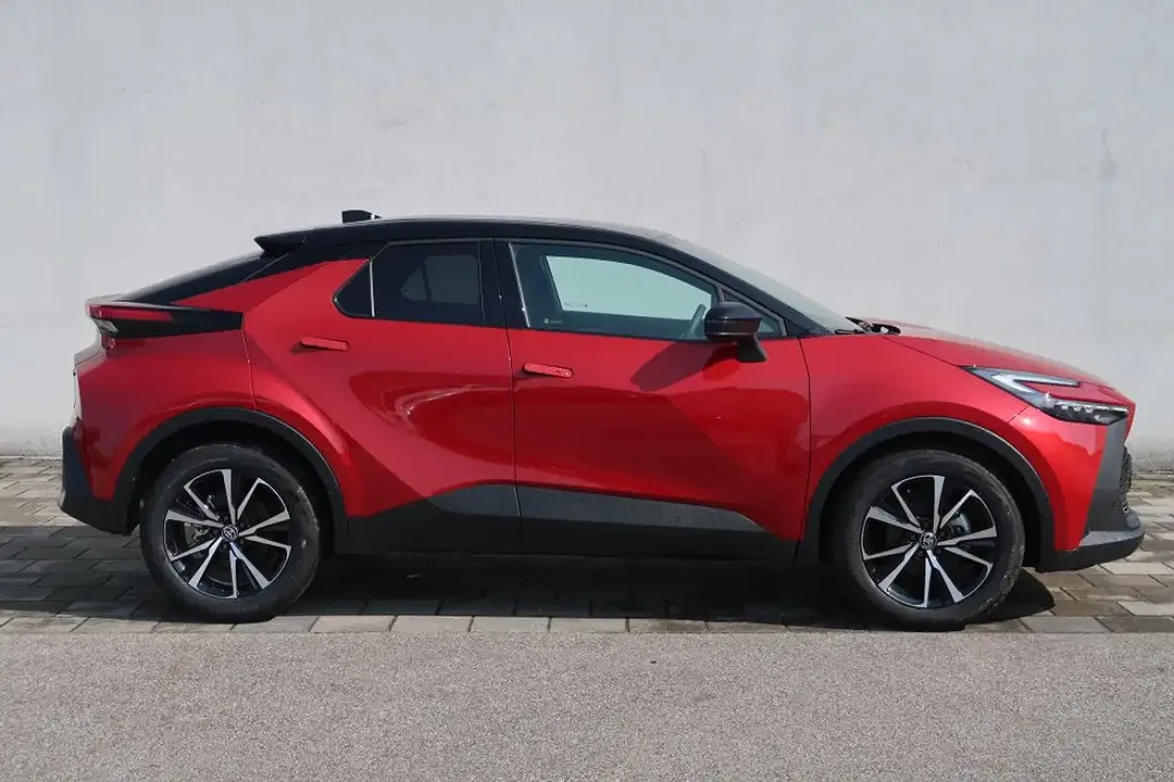 Toyota C-HR - Thumbnail 6