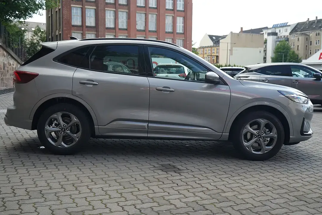 Ford Kuga - Thumbnail 6
