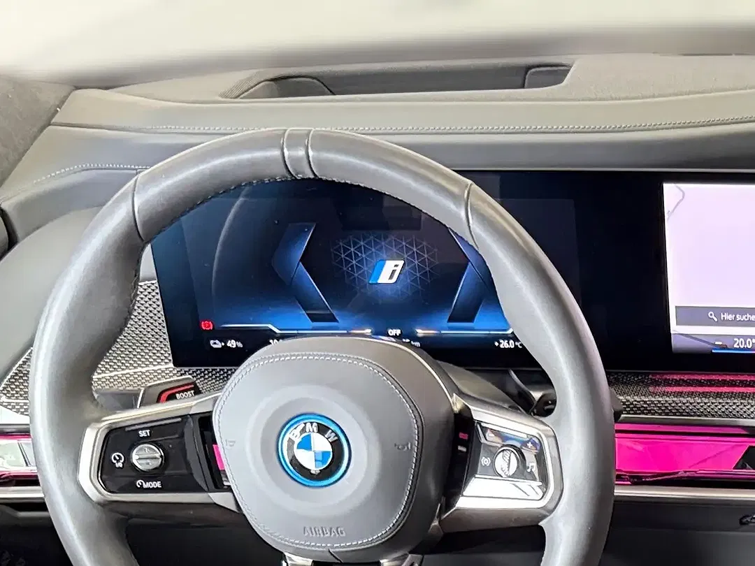 BMW i7 - Thumbnail 14