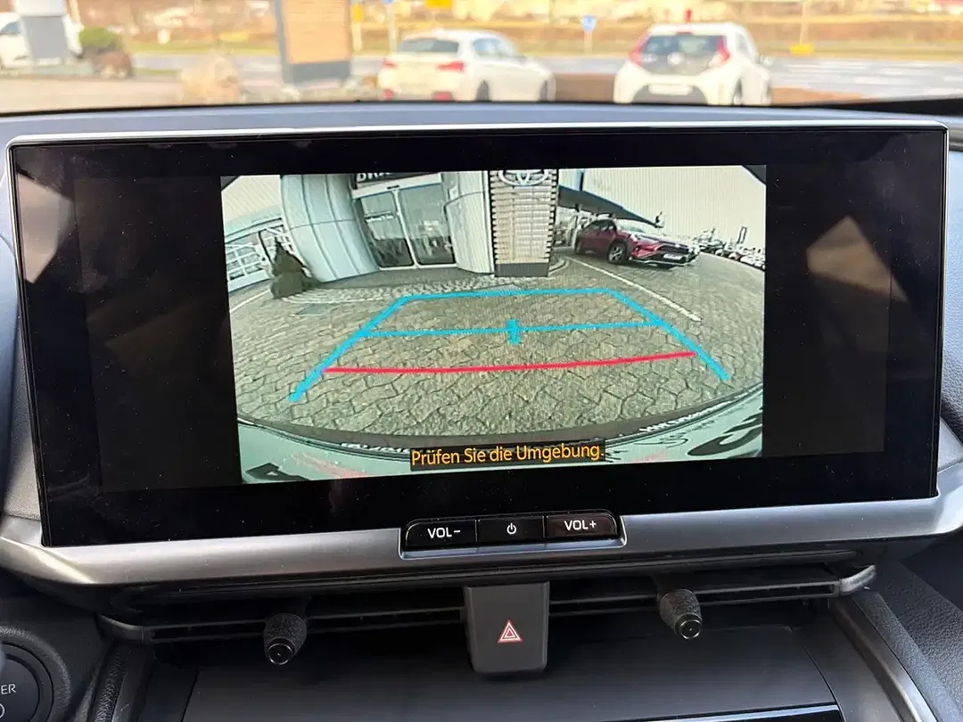 Toyota C-HR - Thumbnail 11