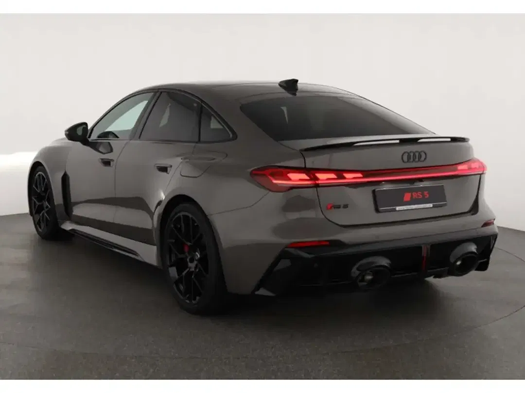 Audi RS5 - Thumbnail 3
