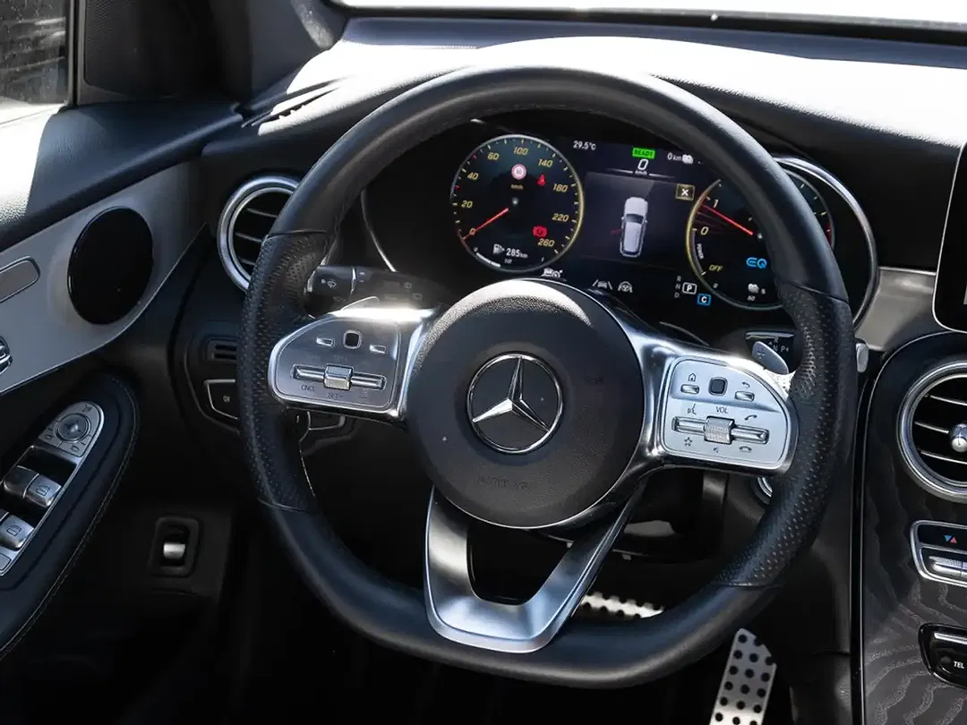 Mercedes-Benz GLC 300 - Thumbnail 11