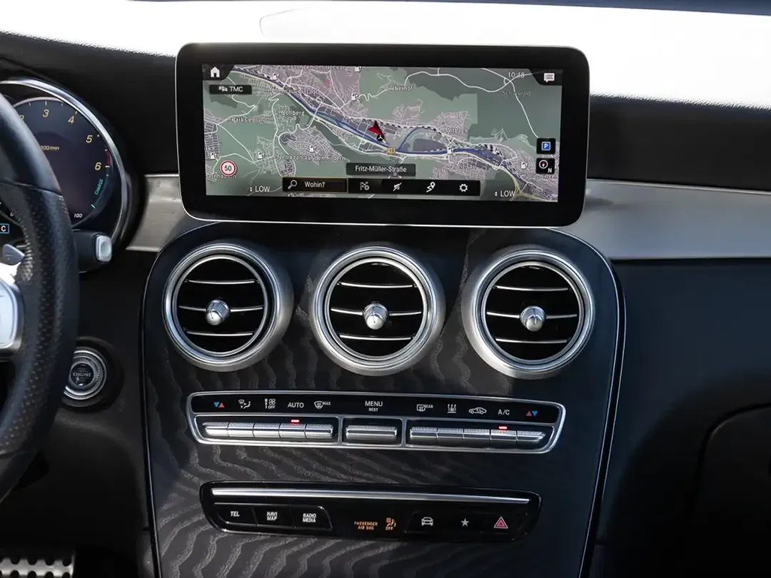 Mercedes-Benz GLC 300 - Thumbnail 12