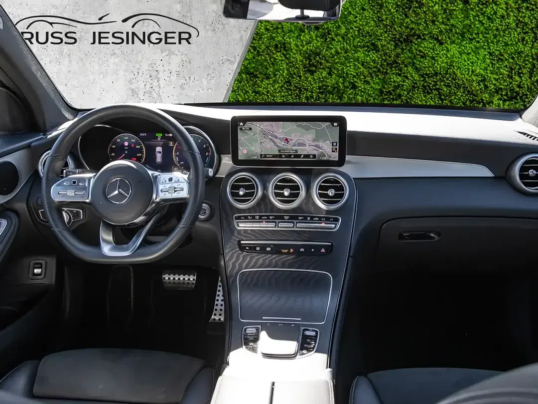 Mercedes-Benz GLC 300 - Thumbnail 3