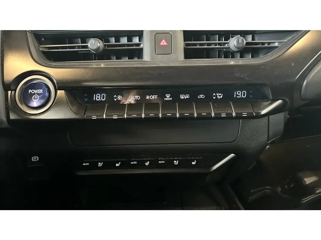 Lexus UX 300e - Thumbnail 10