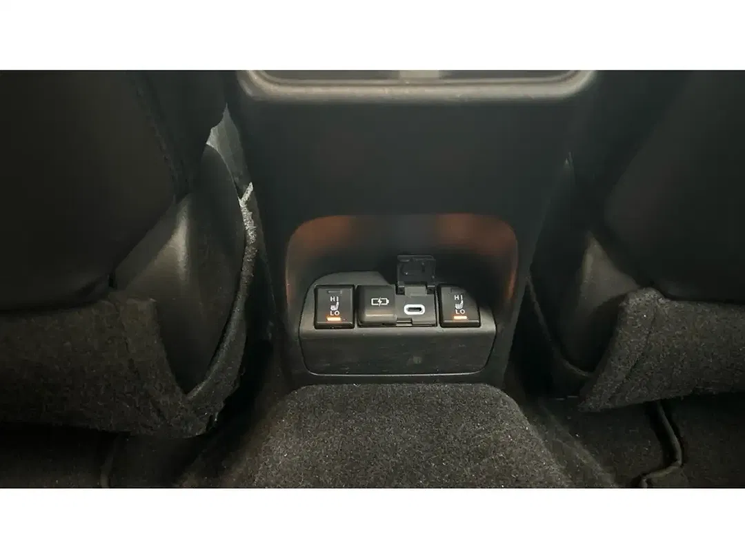 Lexus UX 300e - Thumbnail 13