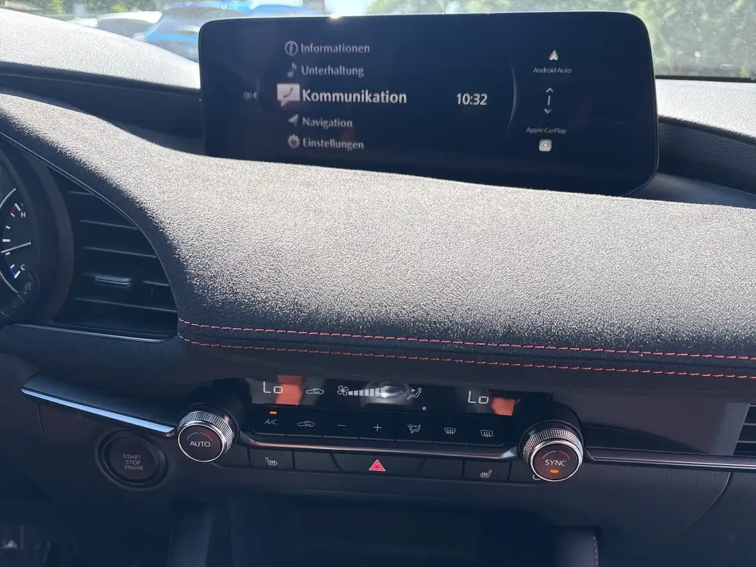 Mazda 3 - Thumbnail 11