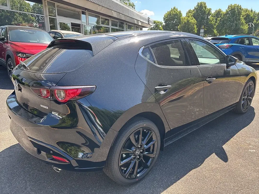Mazda 3 - Thumbnail 4