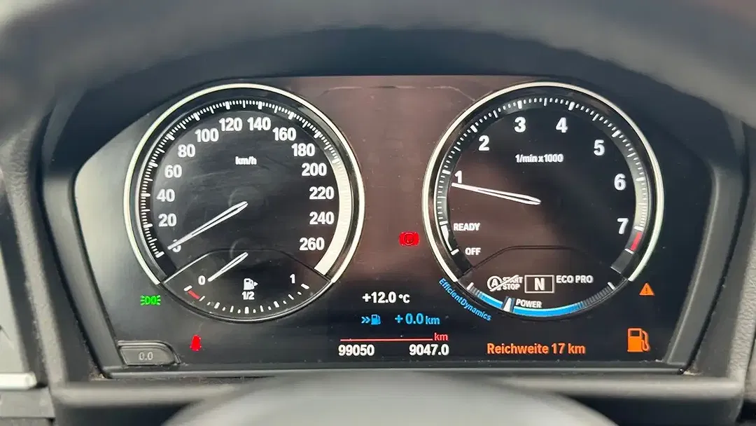 BMW 216 - Thumbnail 11