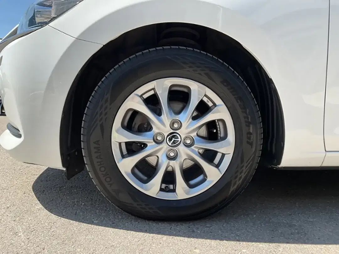 Mazda 2 - Thumbnail 11