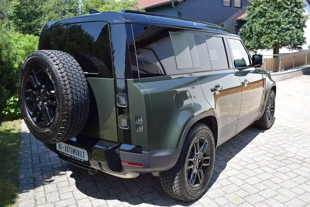 Land Rover Defender - Thumbnail 4