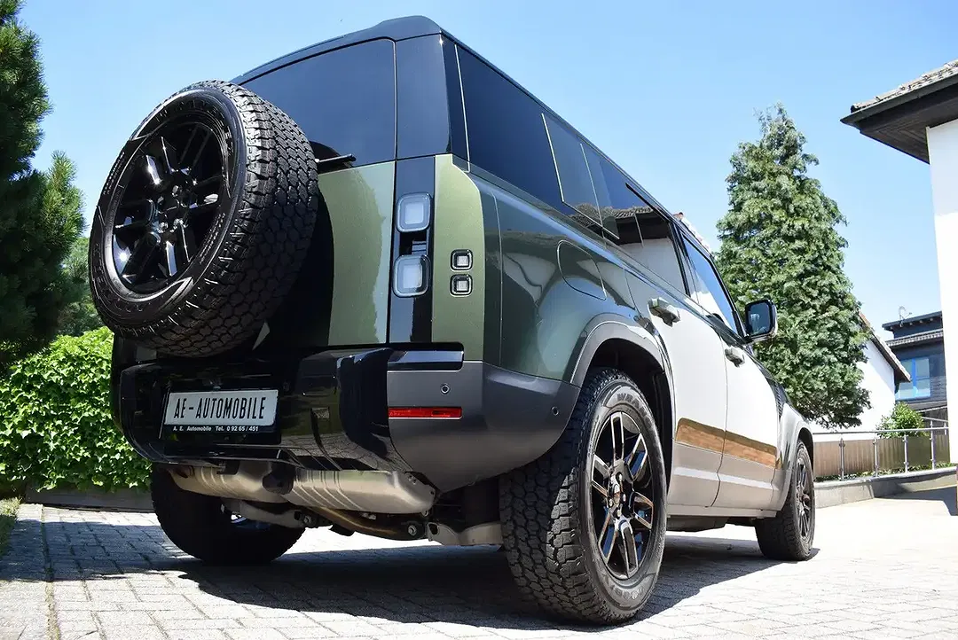 Land Rover Defender - Thumbnail 9