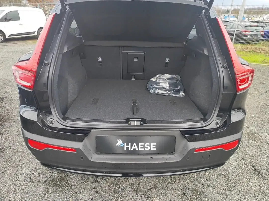 Volvo EX40 - Thumbnail 10