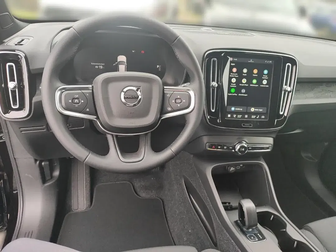 Volvo EX40 - Thumbnail 12