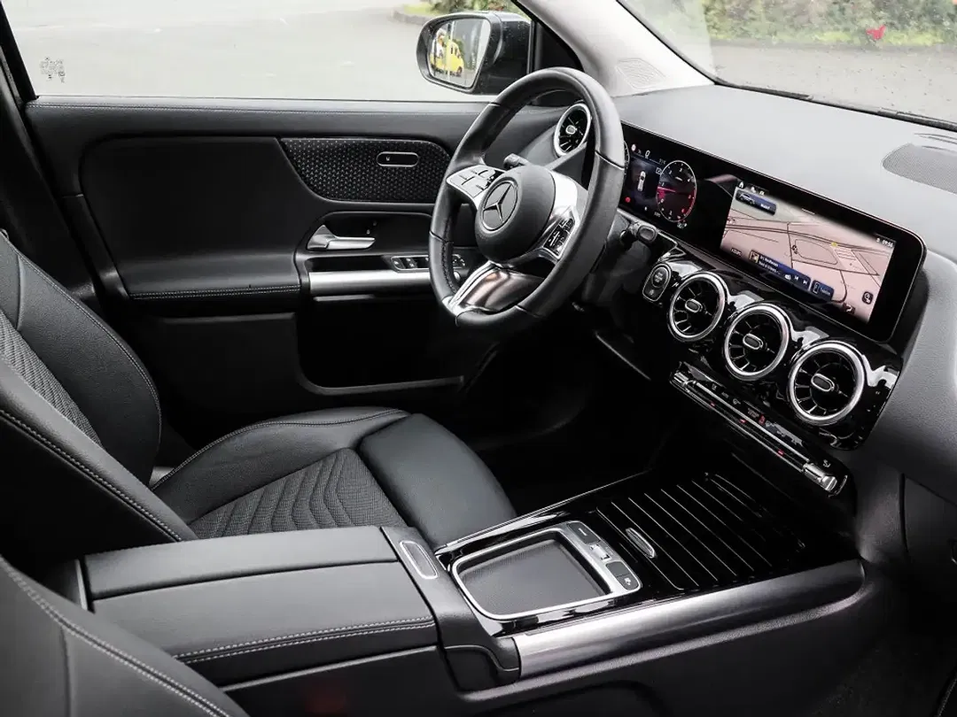 Mercedes-Benz GLA 200 - Thumbnail 3