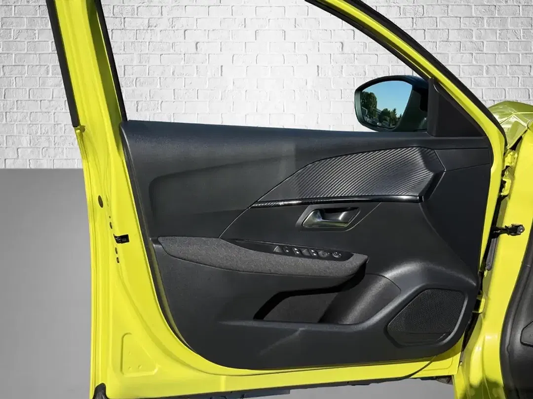 Peugeot 208 - Thumbnail 13