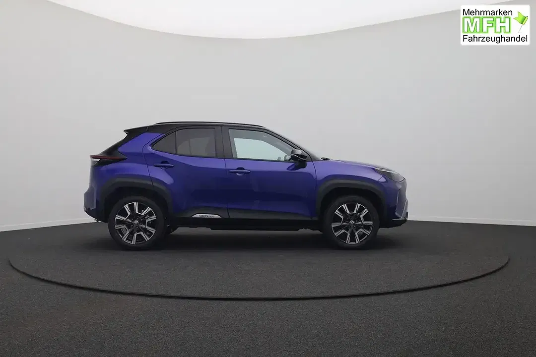 Toyota Yaris - Thumbnail 6