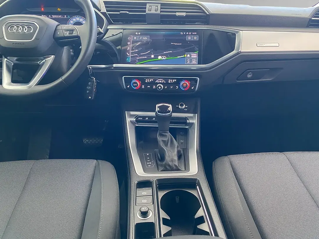 Audi Q3 - Thumbnail 11
